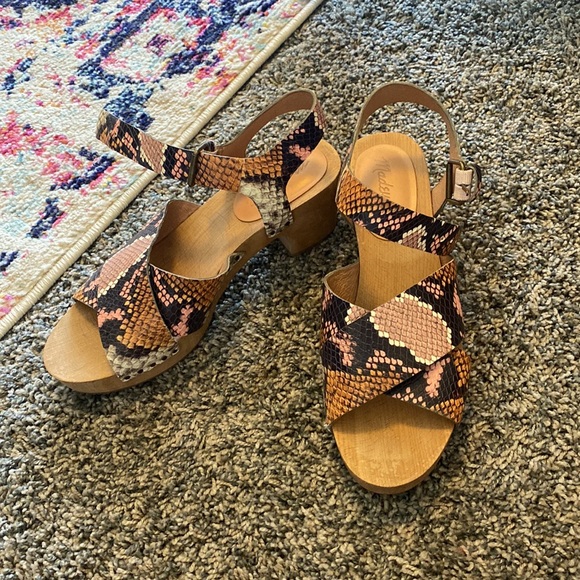 Madewell sandals- worn 3 times! - Picture 2 of 2
